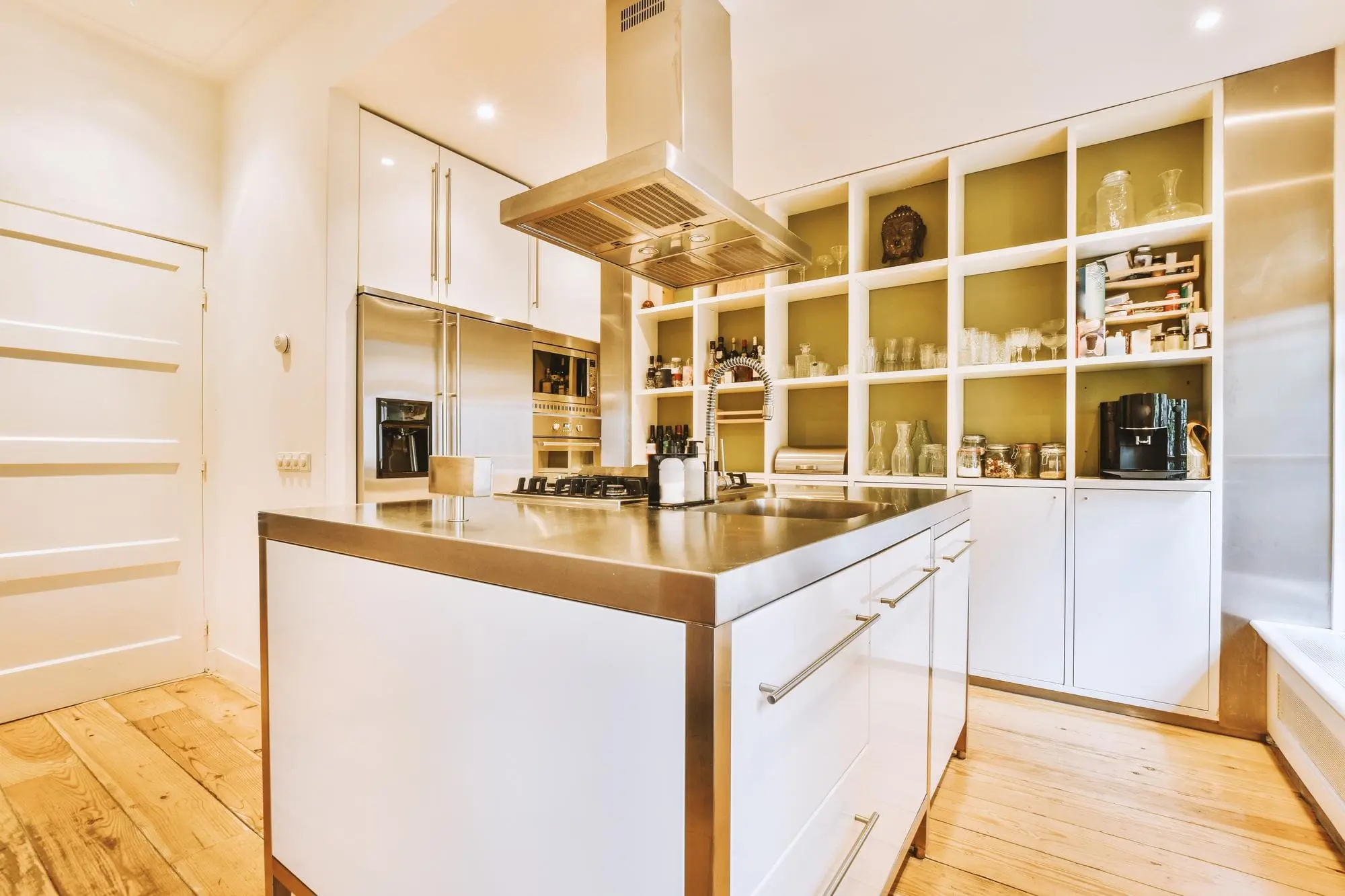 Curățare bucătărie Brașov Servicii de curățenie și curățare cu abur în Brașov pentru locuințe pensiuni airbnb hoteluri HoReCa bucătării restaurante - Eco Clean MBS Brașov