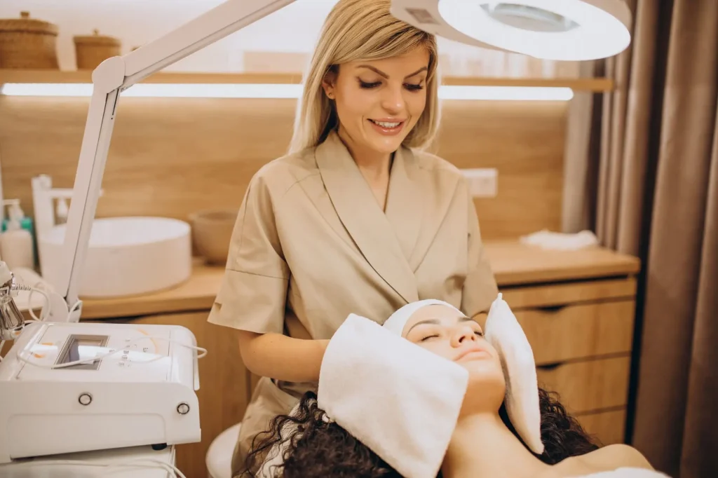 Acasă 37 Servicii de curățenie și curățare cu abur în Brașov pentru clinici medicale cabinete stomatologice clinici beauty cabinete veterinare - Eco Clean MBS Brașov