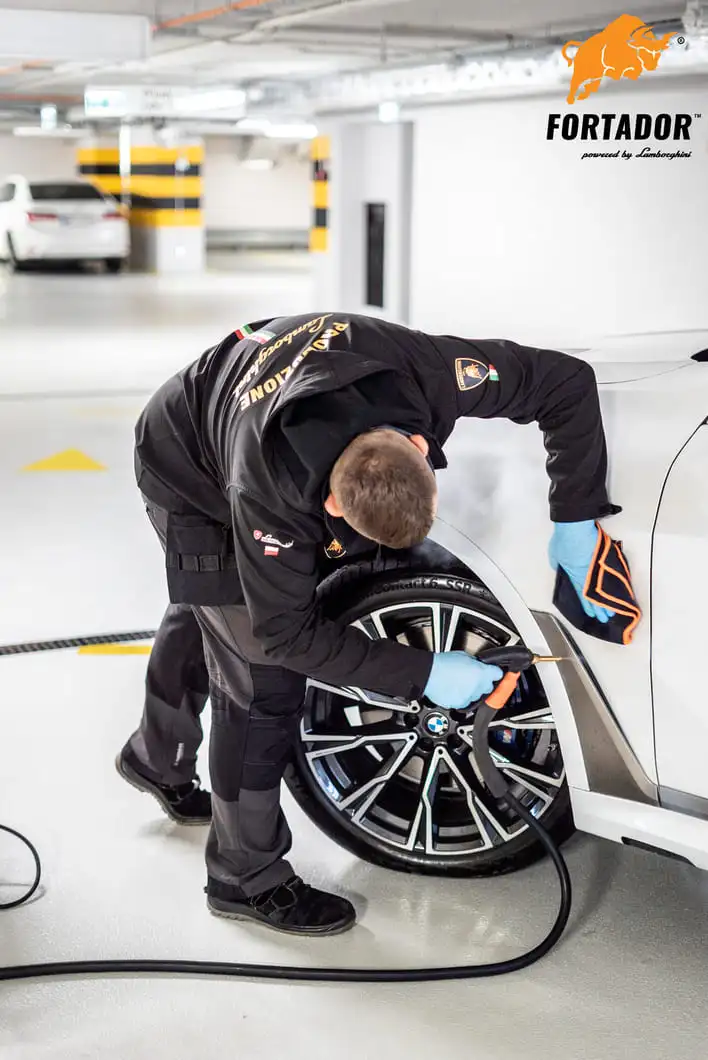 Detailing auto cu abur în Brașov interior exterior spălare mașină curțare auto flotă firmă- Eco Clean MBS Brașov
