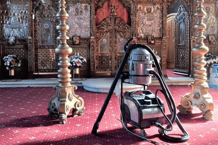 Servicii de curățenie în Brașov 55 Servicii de curățenie și curățare cu abur în Brașov biserici locașuri de cult - Eco Clean MBS Brașov