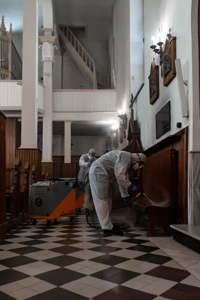 Servicii de curățenie în Brașov 57 Servicii de curățenie și curățare cu abur în Brașov biserici locașuri de cult - Eco Clean MBS Brașov